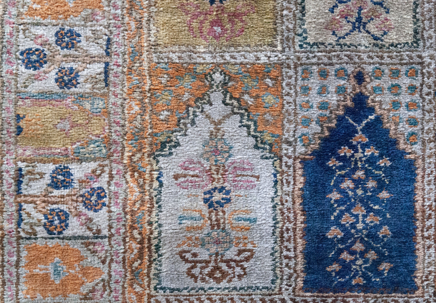 Vintage - Kashmir Hand Knotted Silk Rug - Modern Decorative