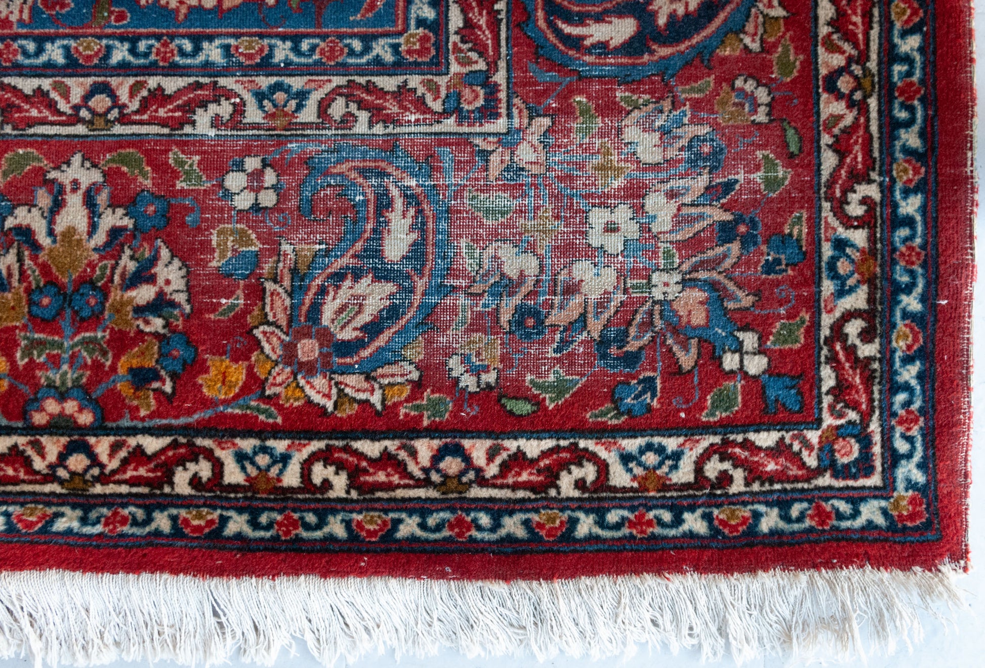 Mashhad Rug With Flowers and Birds - Large - Vintage - Modern Decorative