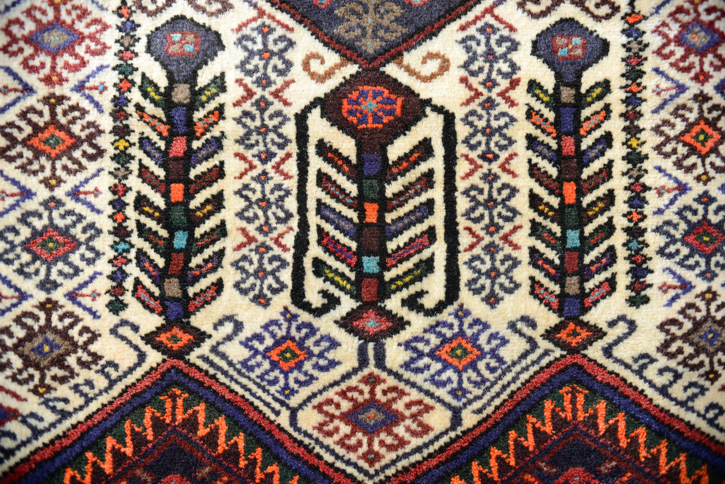 Handwoven - Cream Ground Vintage Persian Rug - Modern Decorative