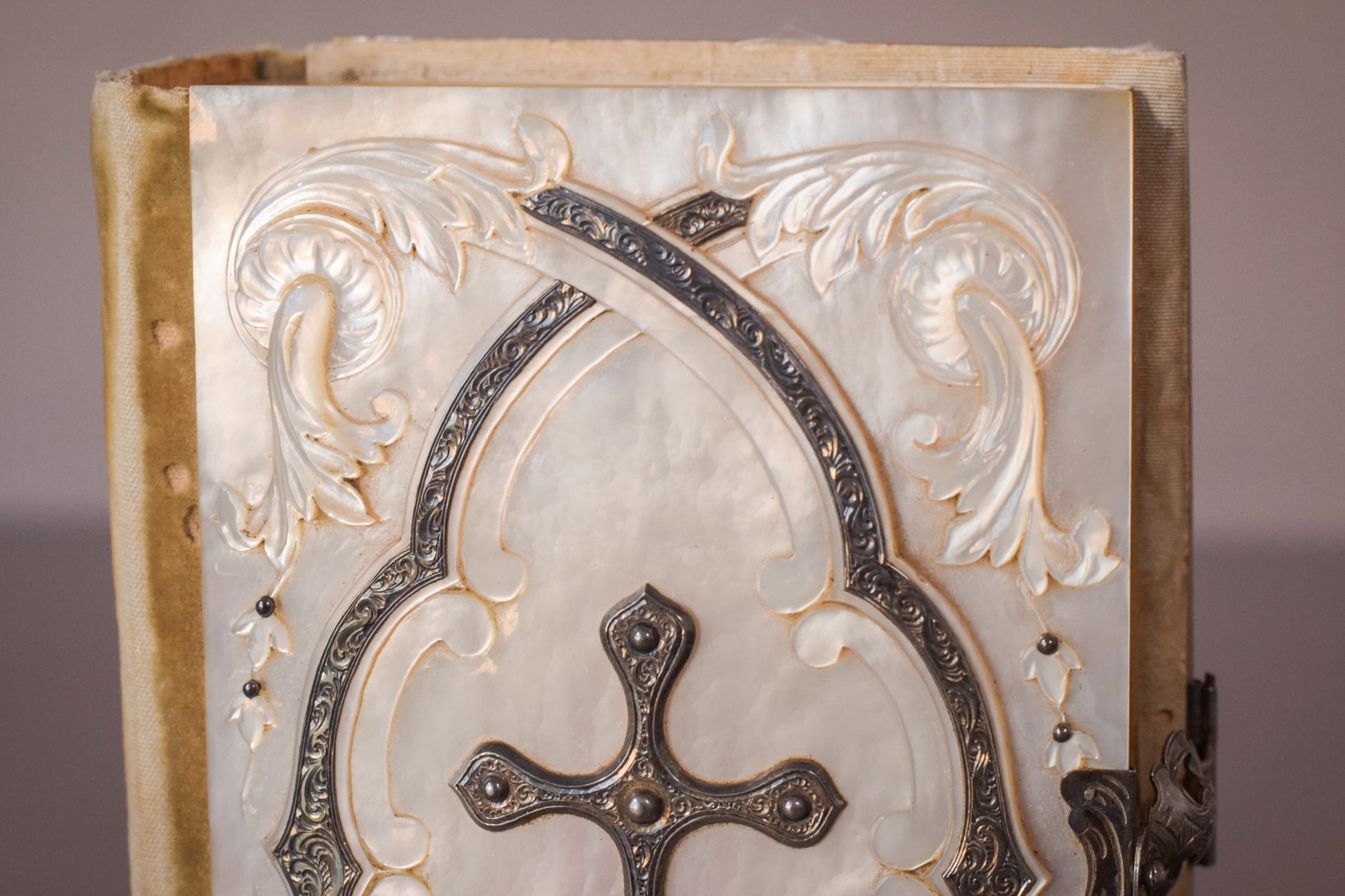 Inlaid Carved Mother of Pearl - Prayer Book - Modern Decorative