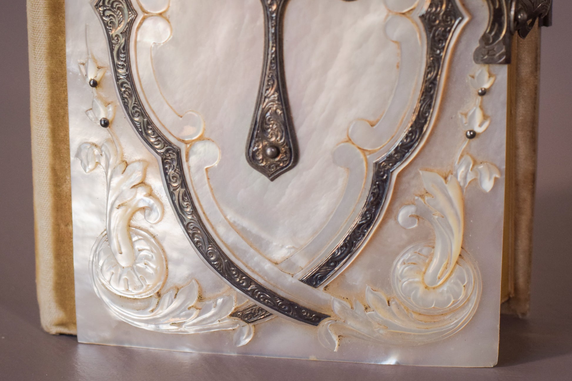 Inlaid Carved Mother of Pearl - Prayer Book - Modern Decorative