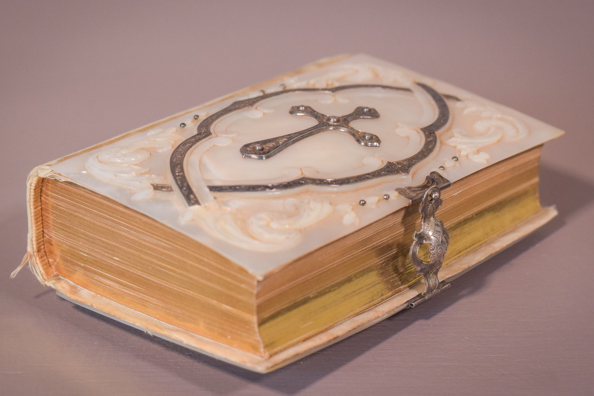 Inlaid Carved Mother of Pearl - Prayer Book - Modern Decorative