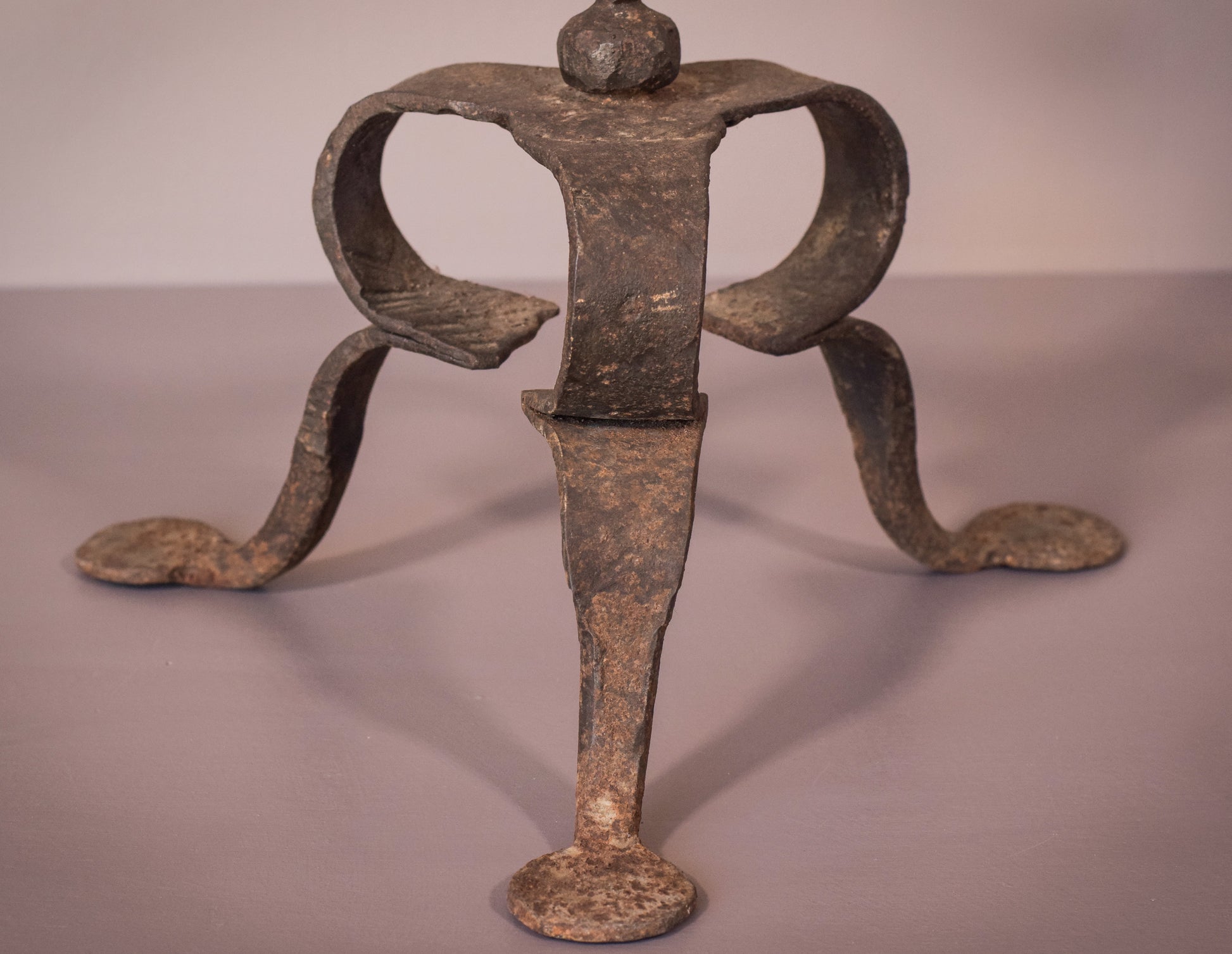 Follower of Antoni Gaudí - Art Nouveau Wrought Iron Dragon Stand - Modern Decorative