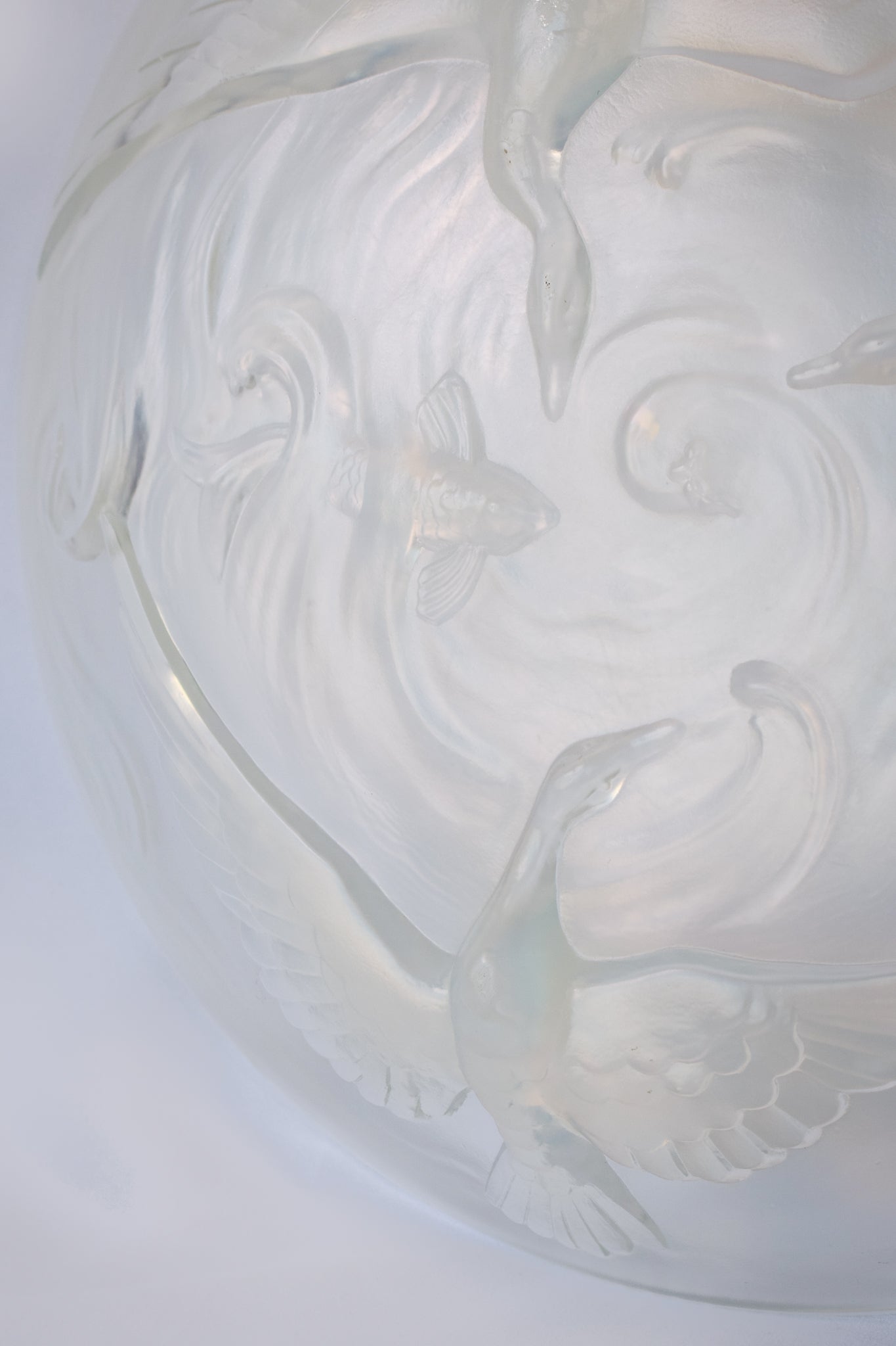 Follower of René Jules Lalique - Glass Bowl with Guillemots and Fish - Modern Decorative