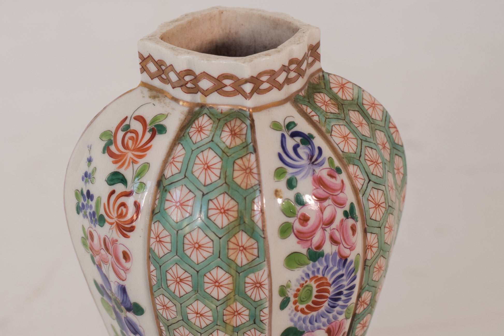 Early Hard Paste Vase - 19th Century or earlier - Modern Decorative