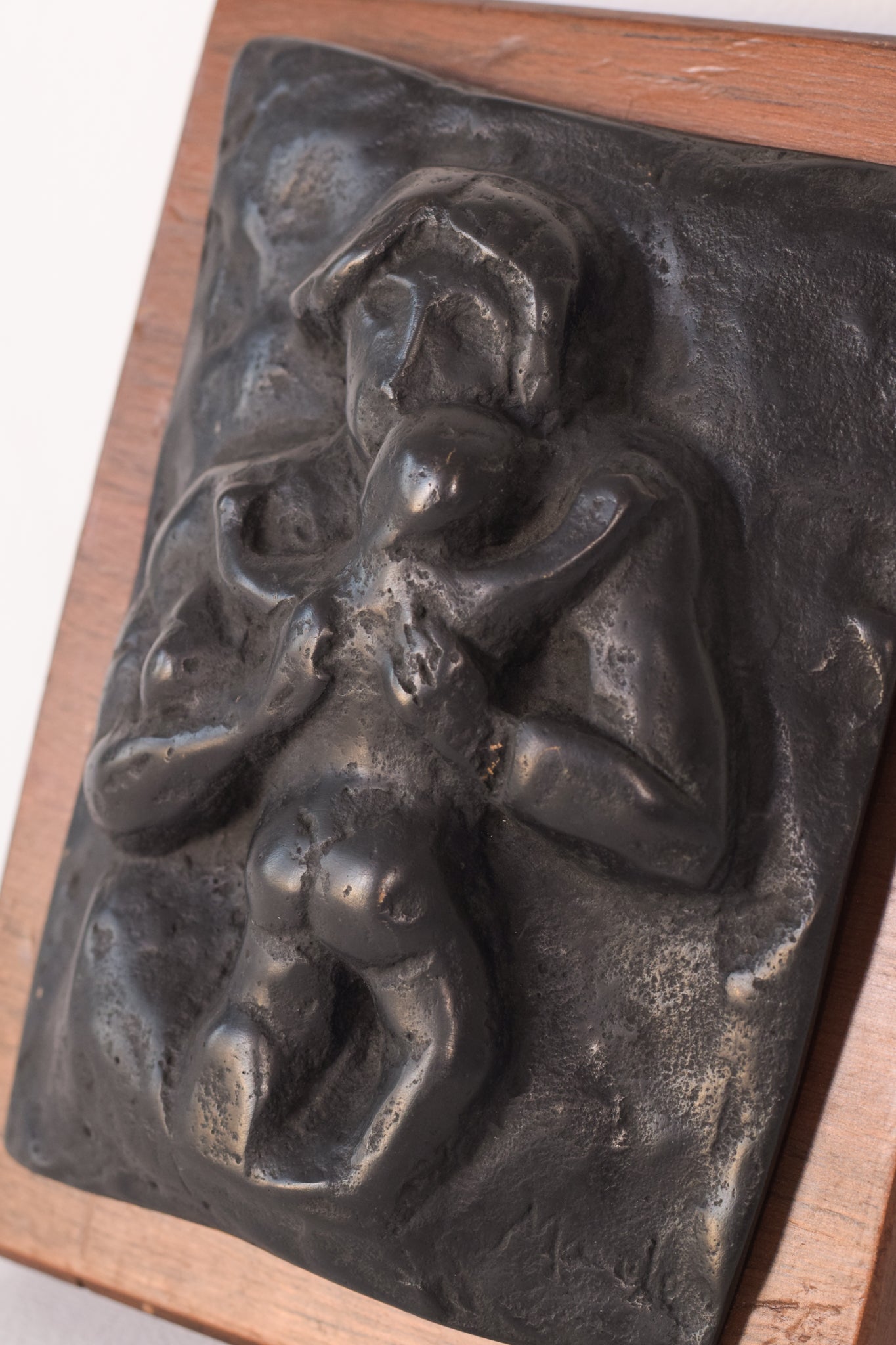 Manuel Martinez Hugué - Bronze Plaque of Mother and Child - Modern Decorative
