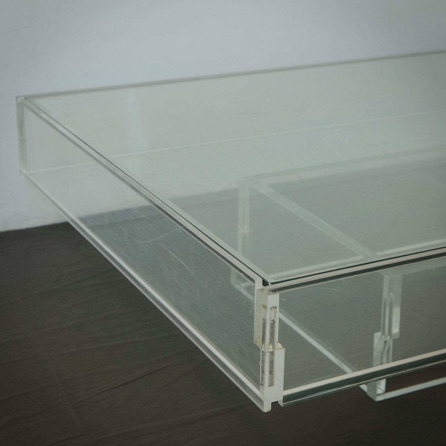Large Modernist - 70s glass and perspex - Coffee table - Modern Decorative