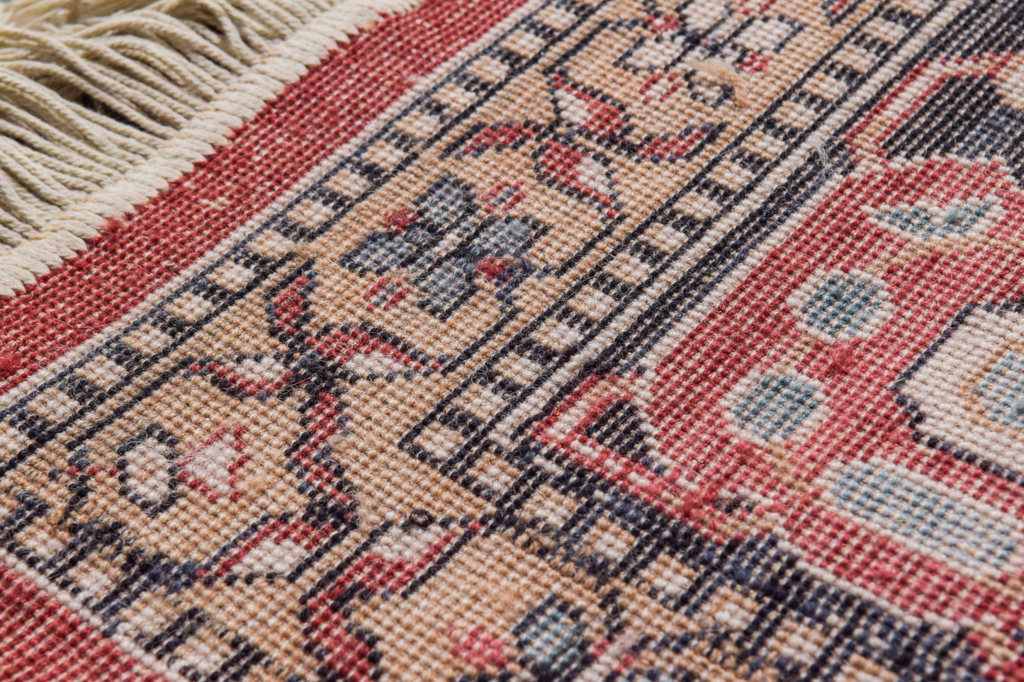 Large Machine Made Rug - Modern Decorative