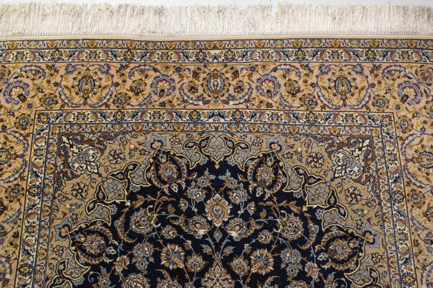 Handwoven Blue Medallion Ground Rug - Modern Decorative