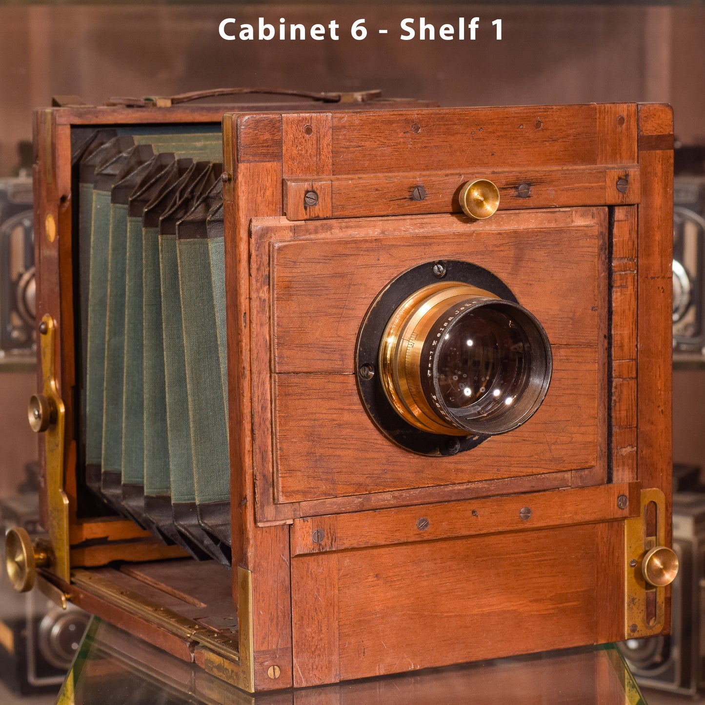 Exceptionally Rare Private Collection - 405 Vintage Cameras