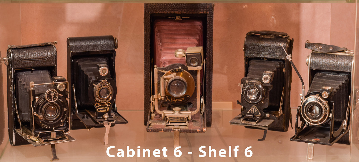 Exceptionally Rare Private Collection - 405 Vintage Cameras