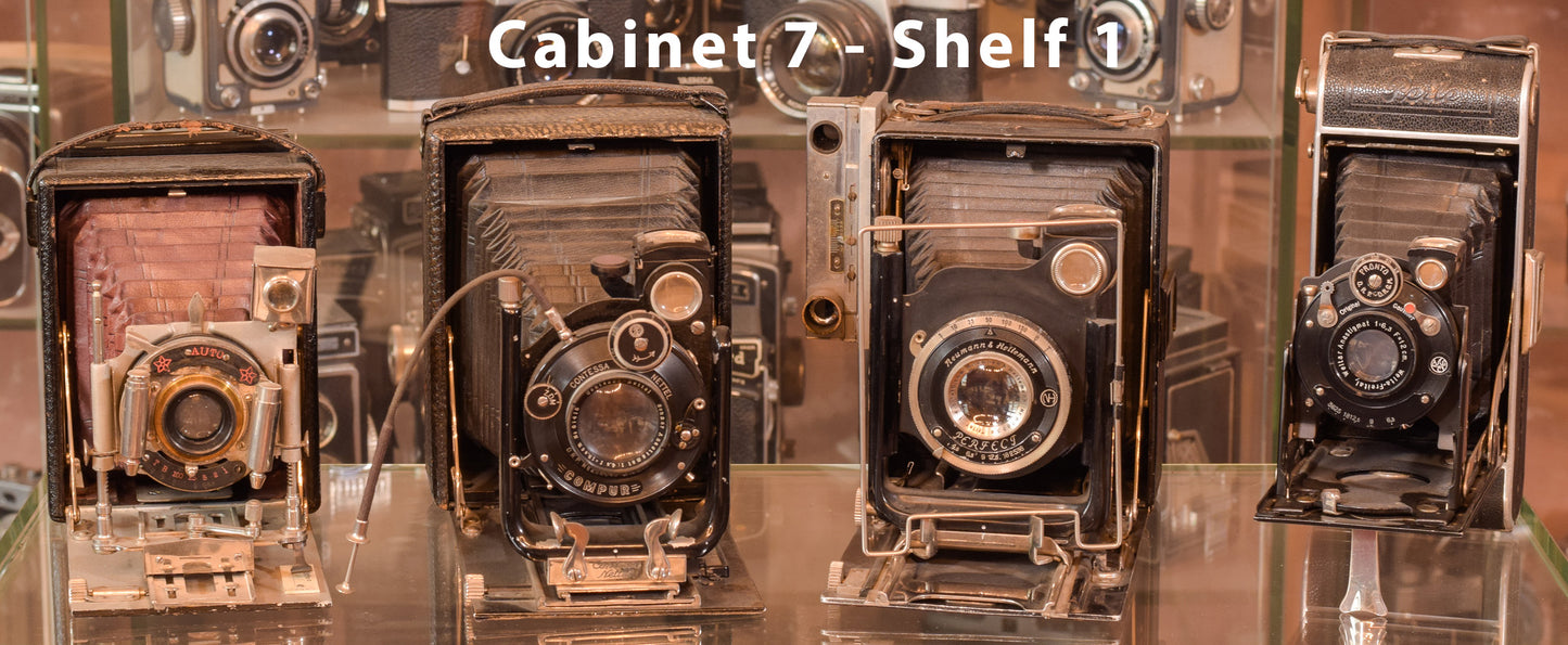 Exceptionally Rare Private Collection - 405 Vintage Cameras