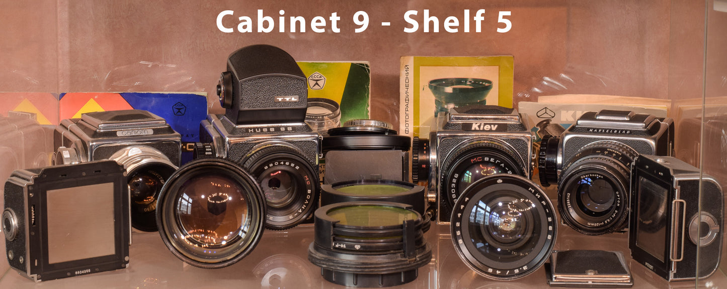 Exceptionally Rare Private Collection - 405 Vintage Cameras