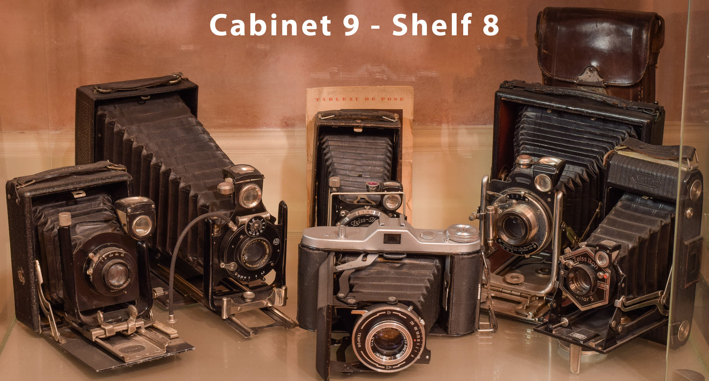 Exceptionally Rare Private Collection - 405 Vintage Cameras