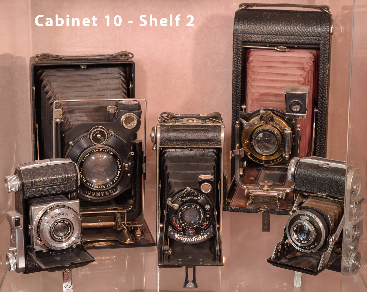 Exceptionally Rare Private Collection - 405 Vintage Cameras