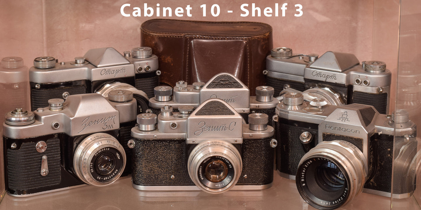 Exceptionally Rare Private Collection - 405 Vintage Cameras