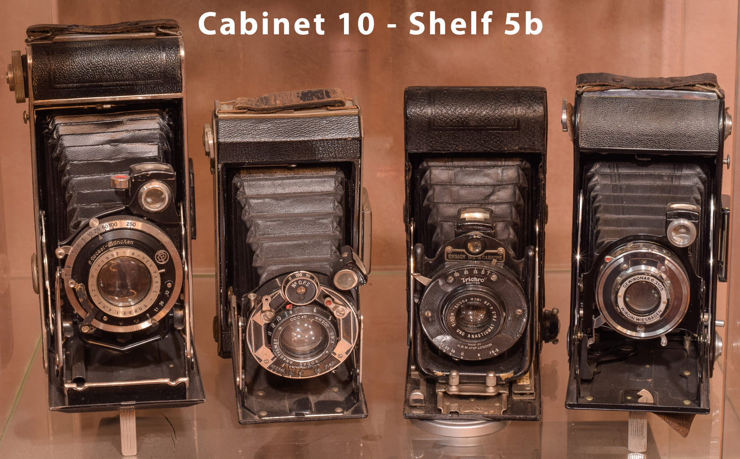 Exceptionally Rare Private Collection - 405 Vintage Cameras