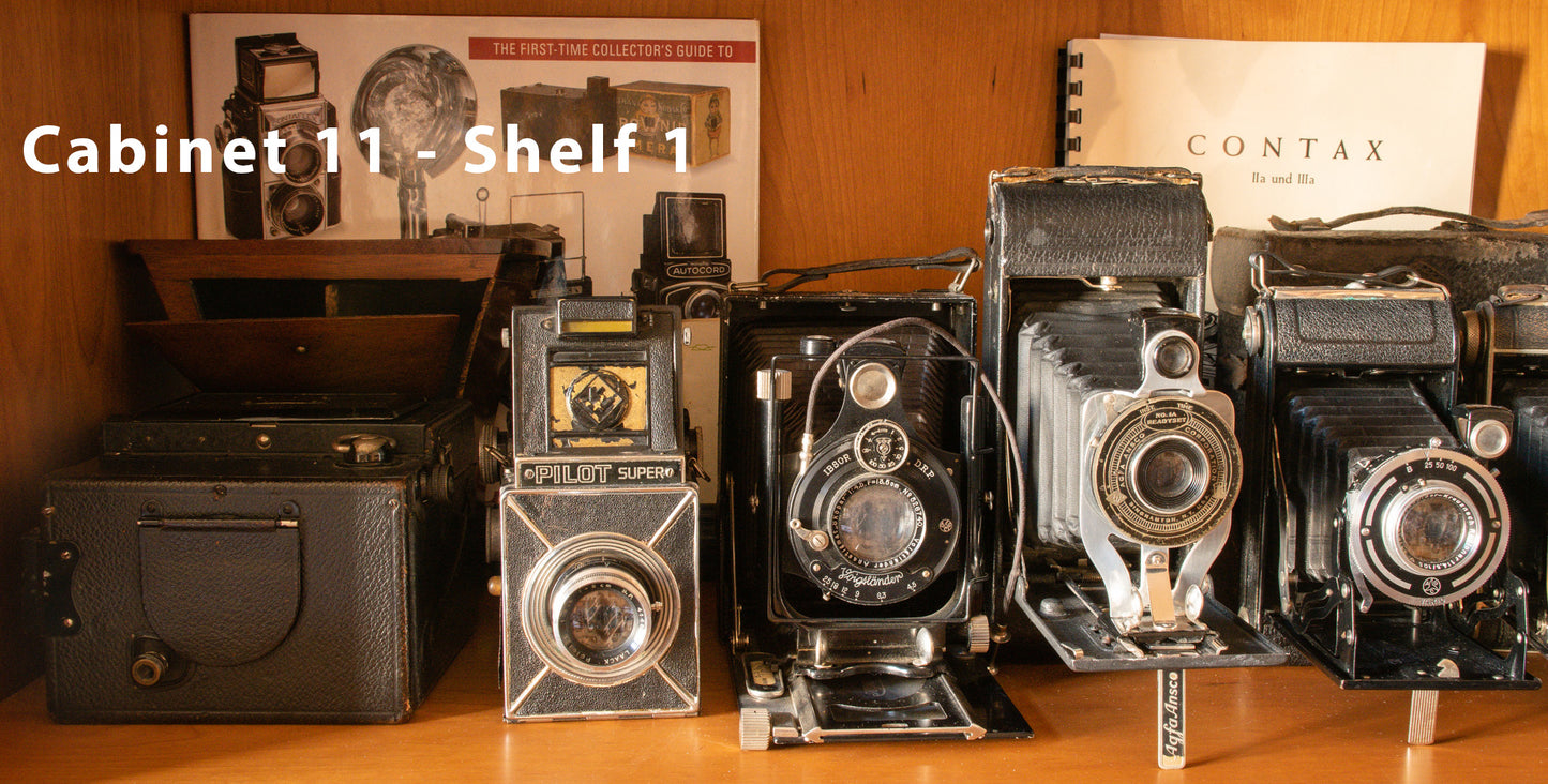 Exceptionally Rare Private Collection - 405 Vintage Cameras