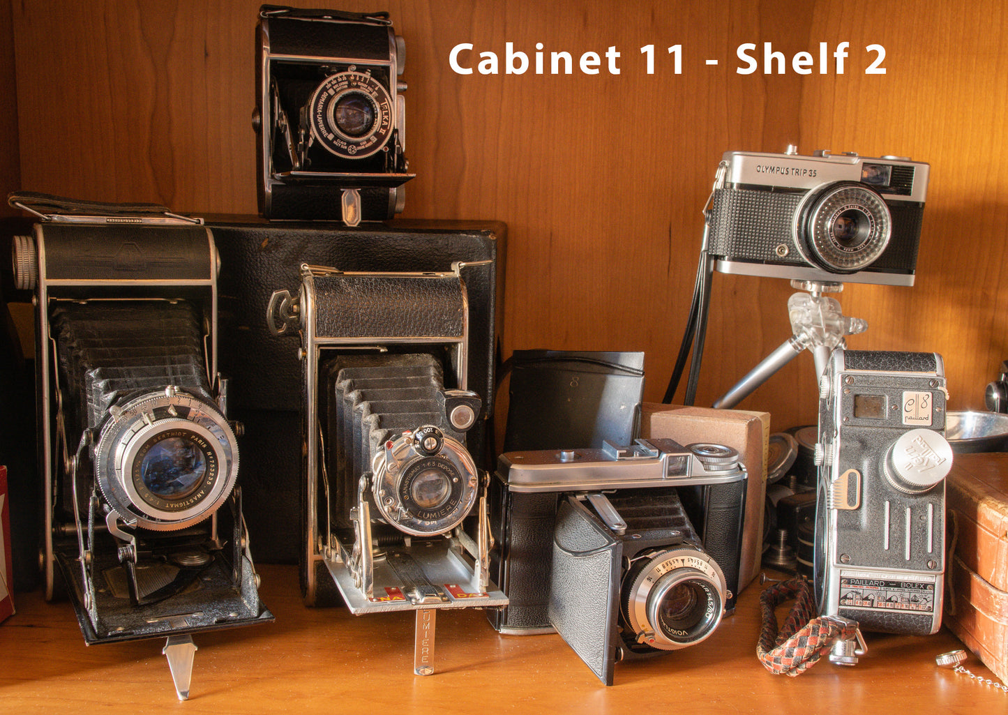 Exceptionally Rare Private Collection - 405 Vintage Cameras