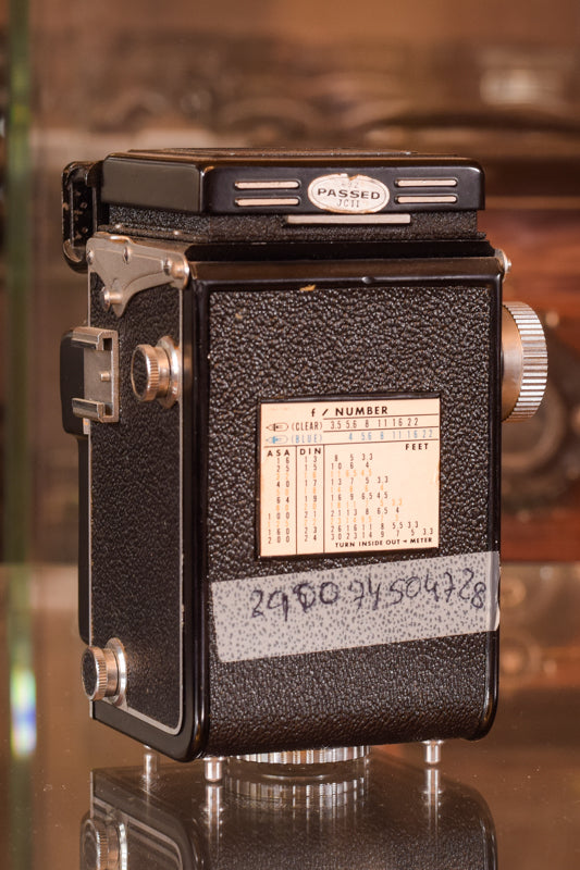 Exceptionally Rare Private Collection - 405 Vintage Cameras