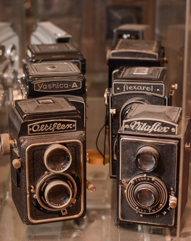 Exceptionally Rare Private Collection - 405 Vintage Cameras