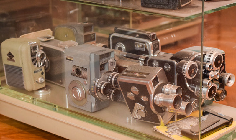 Exceptionally Rare Private Collection - 405 Vintage Cameras