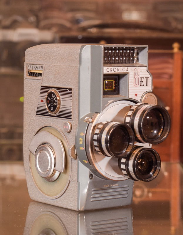 Exceptionally Rare Private Collection - 405 Vintage Cameras