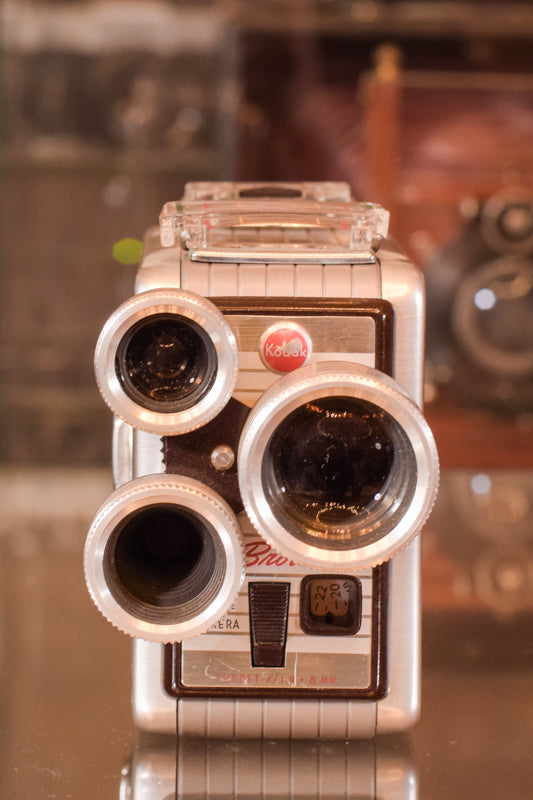 Exceptionally Rare Private Collection - 405 Vintage Cameras