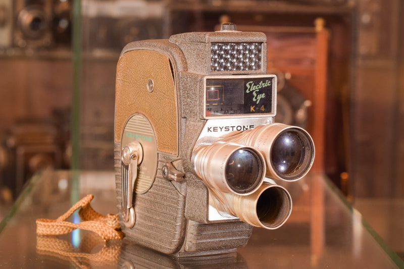 Exceptionally Rare Private Collection - 405 Vintage Cameras