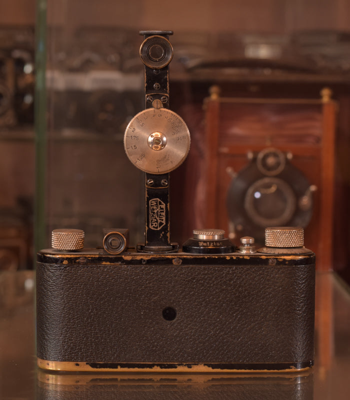 Exceptionally Rare Private Collection - 405 Vintage Cameras