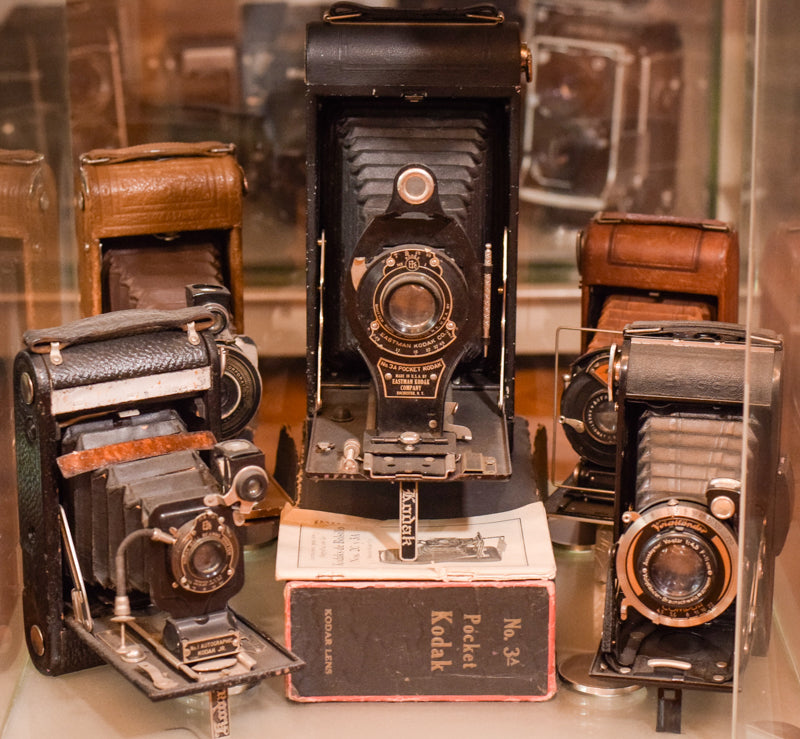 Exceptionally Rare Private Collection - 405 Vintage Cameras