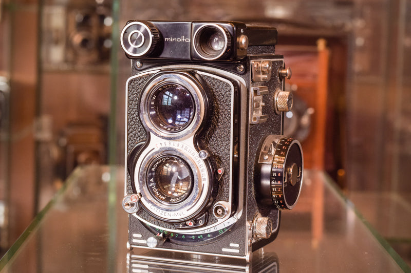 Exceptionally Rare Private Collection - 405 Vintage Cameras