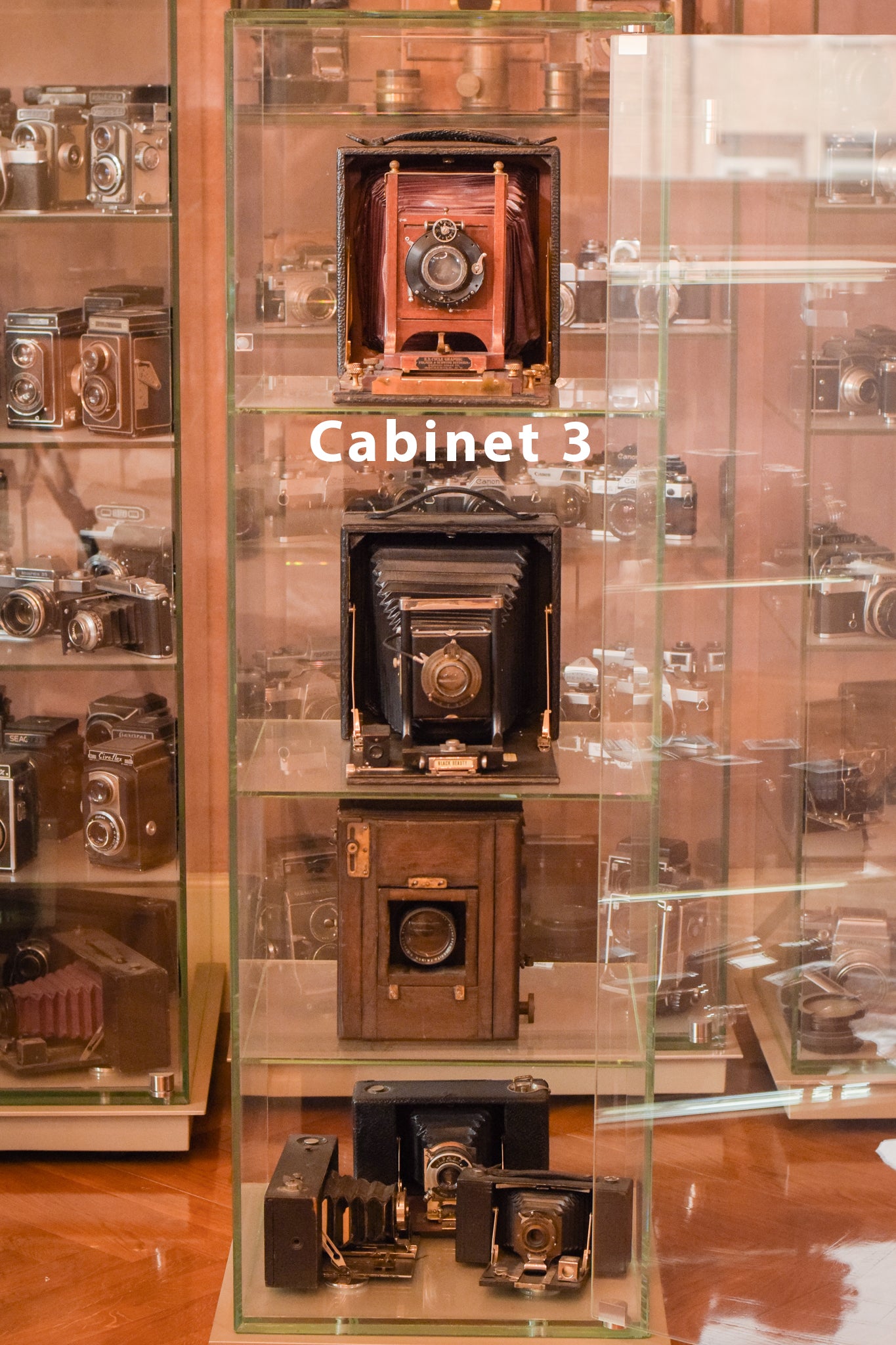 Exceptionally Rare Private Collection - 405 Vintage Cameras