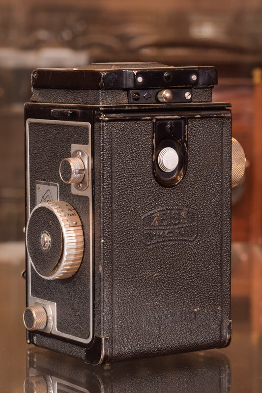 Rare Private Collection of 402 Vintage Cameras