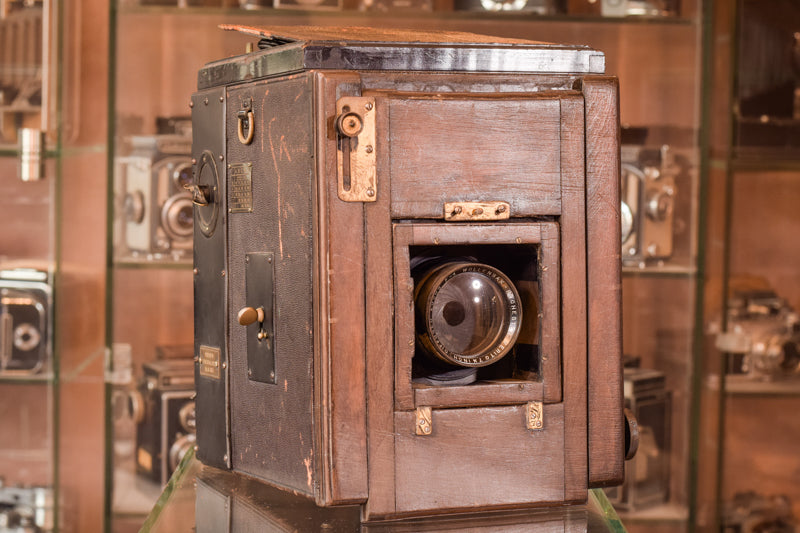 Exceptionally Rare Private Collection - 405 Vintage Cameras