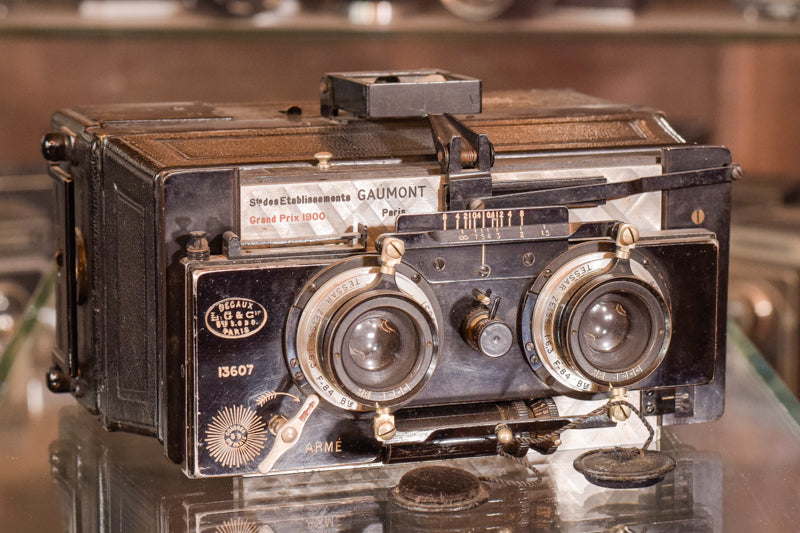 Exceptionally Rare Private Collection - 405 Vintage Cameras