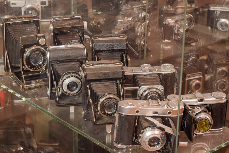 Exceptionally Rare Private Collection - 405 Vintage Cameras