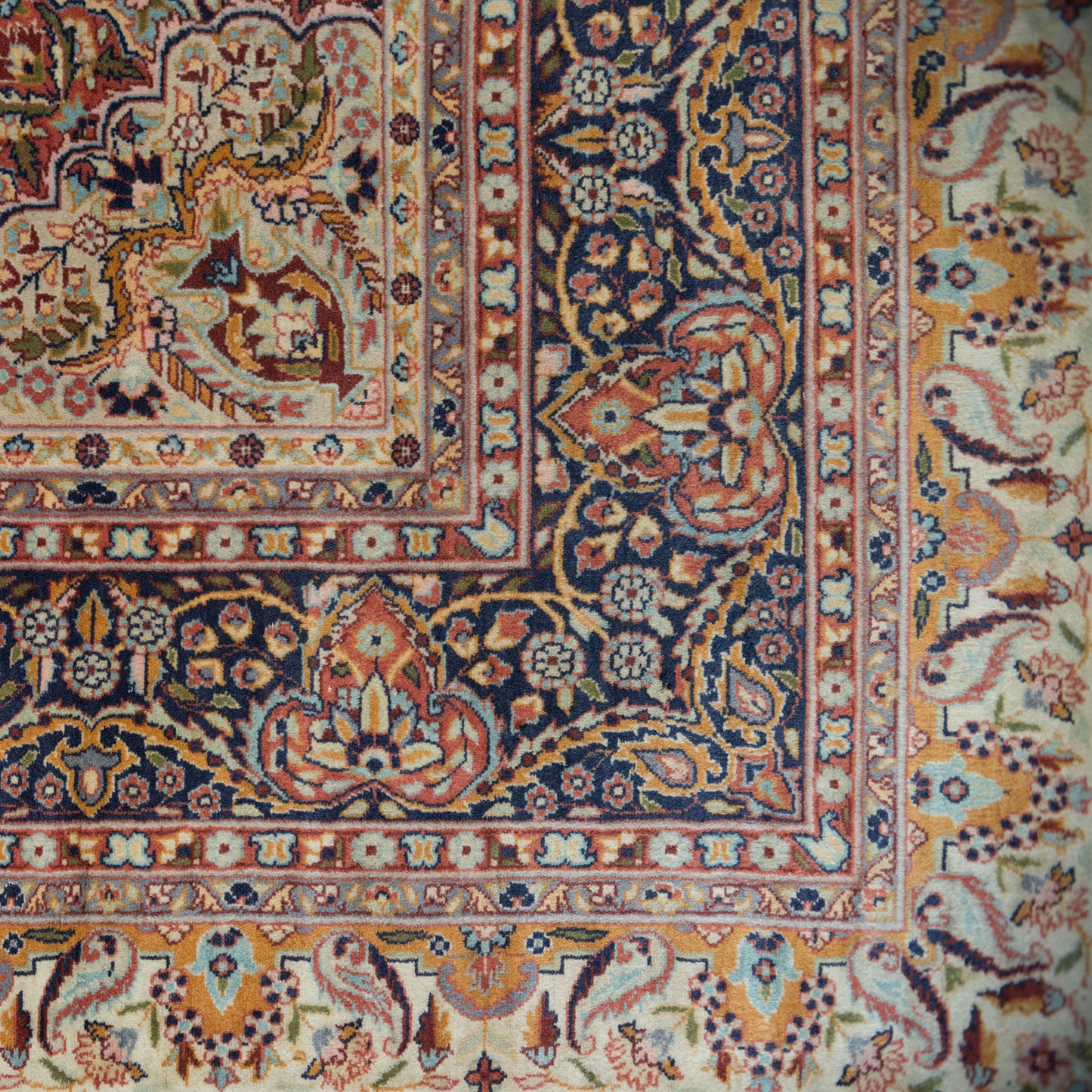 Large Vintage Persian Floral Area Rug – Ivory & Navy – 312 × 217 cm