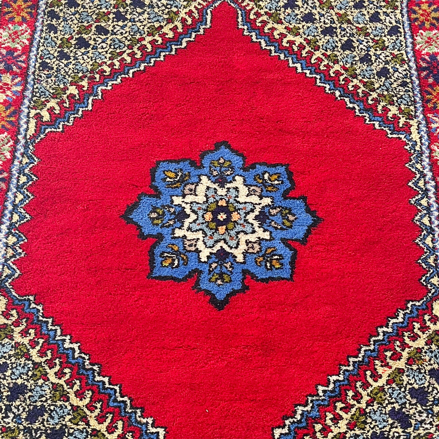 Vintage Hand-Knotted Moroccan Berber Wool Rug - 180 × 123 cm