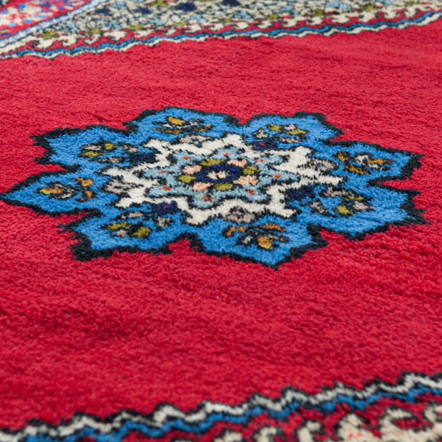 Vintage Hand-Knotted Moroccan Berber Wool Rug - 180 × 123 cm