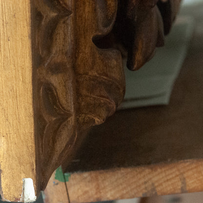 Portrait of an Elderly Woman – Magnificent Hand-Carved Gilded Frame