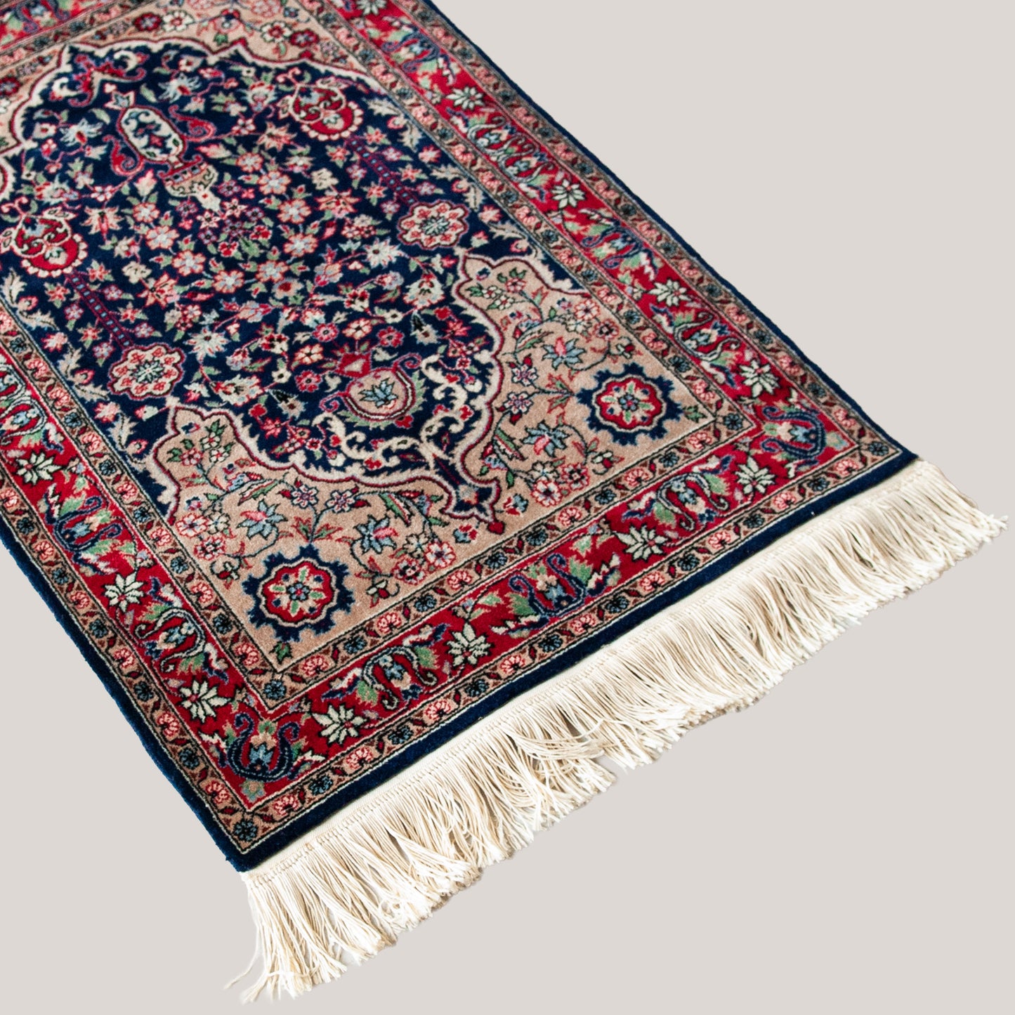 Vintage Persian-Style Floral Rug – Hand-Knotted Wool