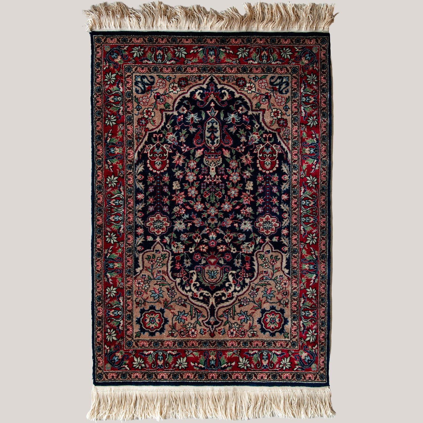 Vintage Persian-Style Floral Rug – Hand-Knotted Wool
