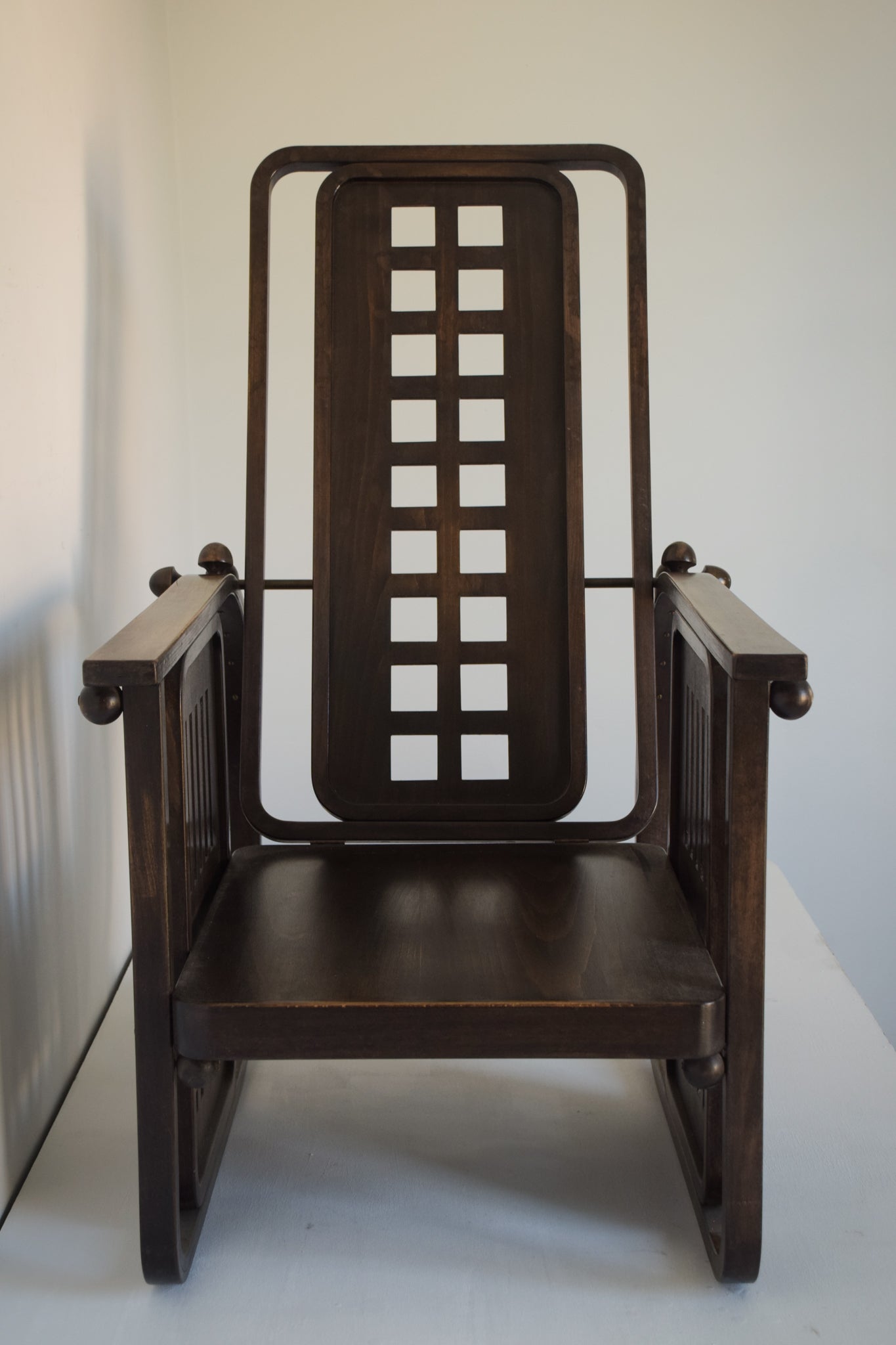 Josef Hoffmann Sitzmaschine Style Wooden Armchair_Front