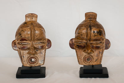 Par de máscaras africanas
