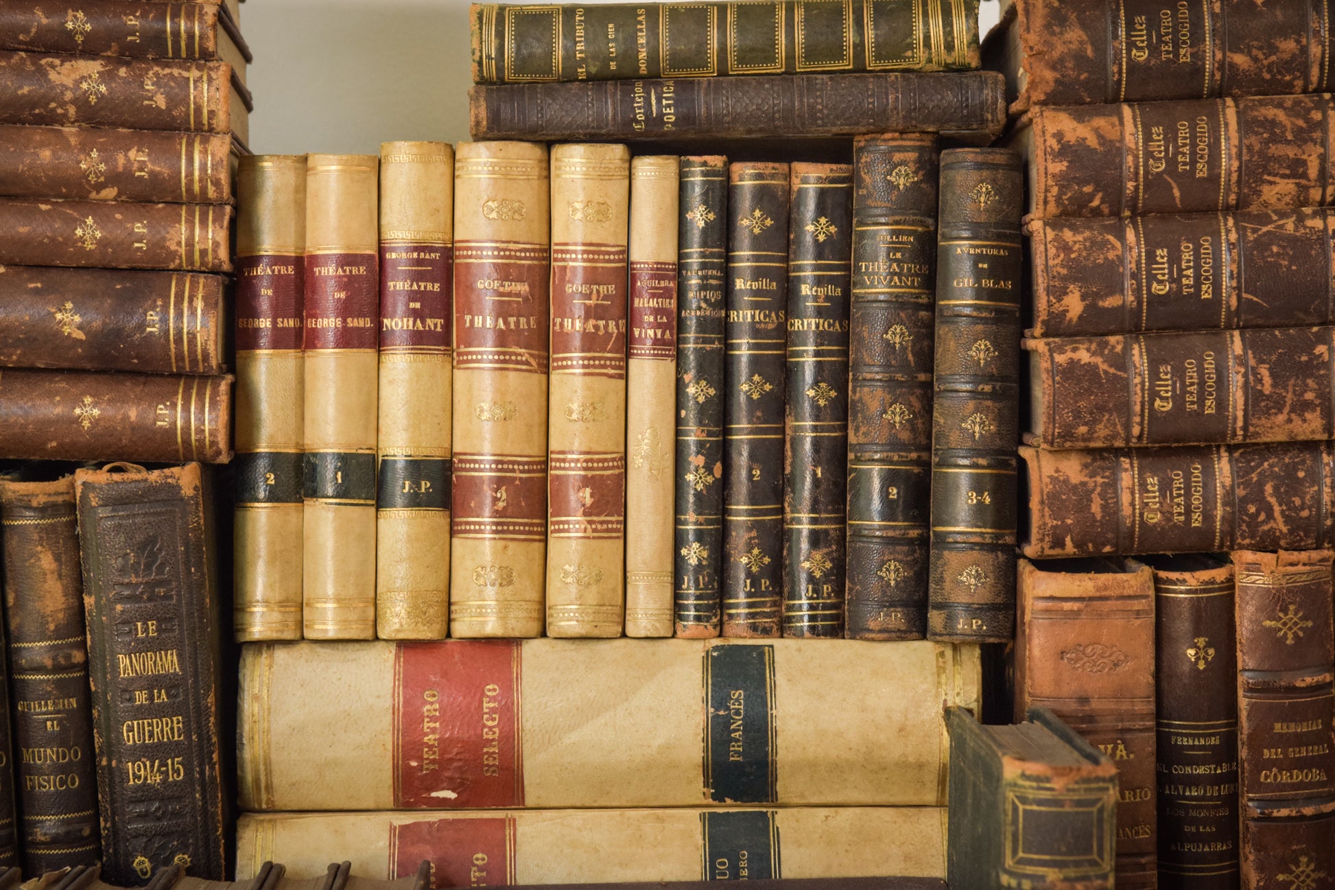 Large Collection - 147 Antique Books – Modern Decorative