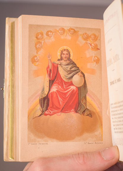 Libro de oración de nácar tallado con incrustaciones
