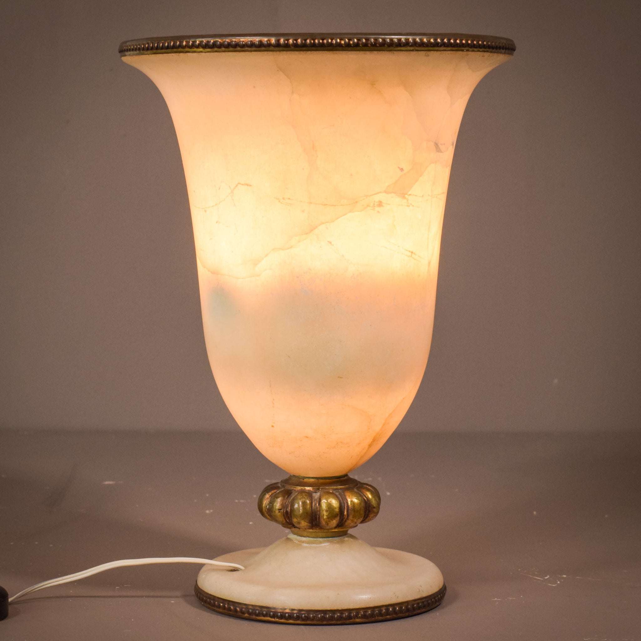 Art deco deals alabaster lamp