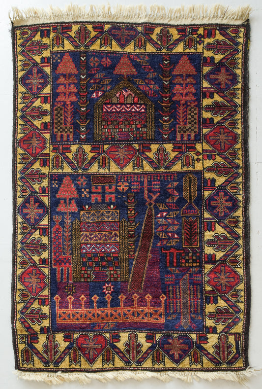 Interesante alfombra tribal tejida a mano