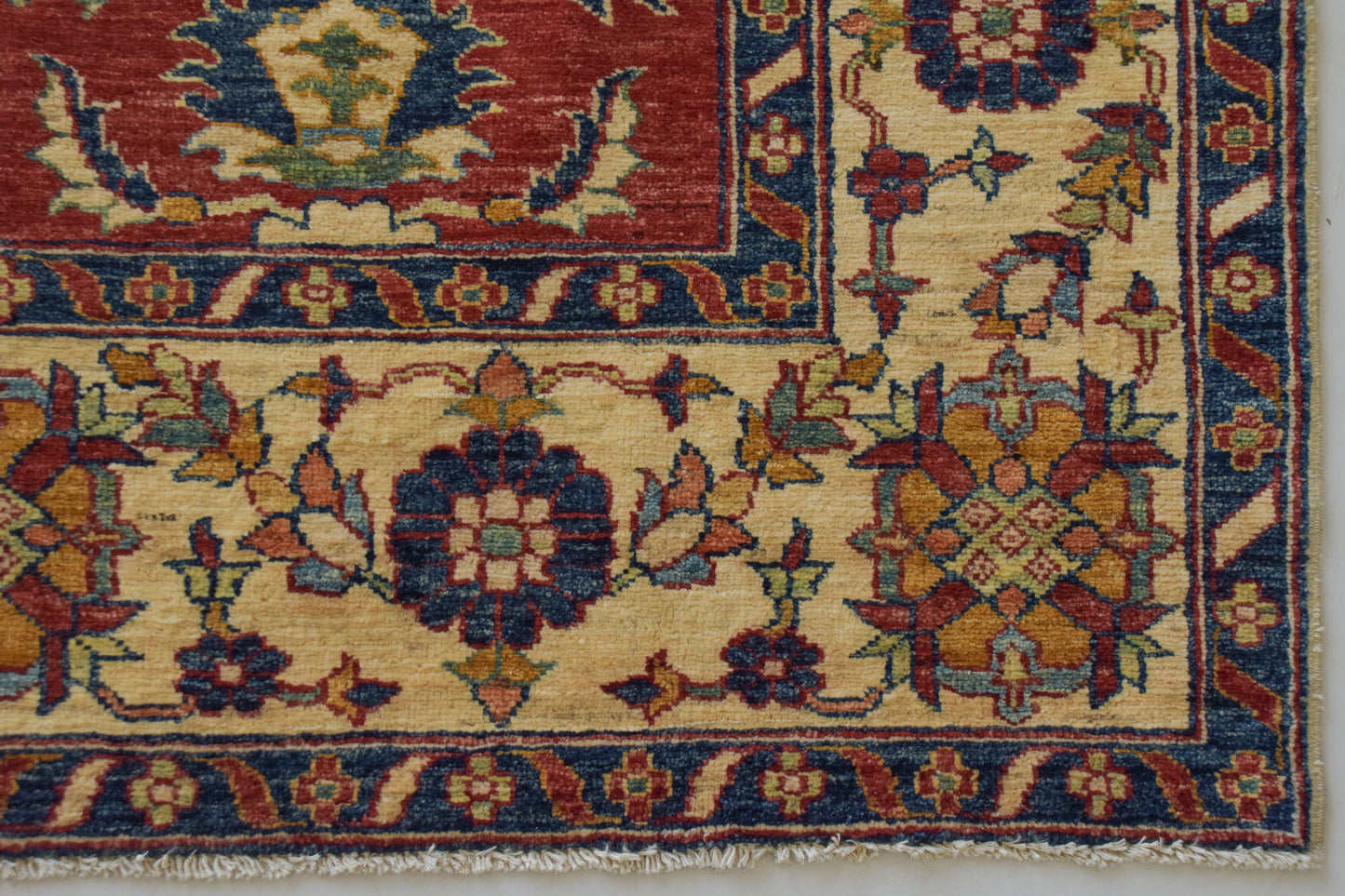 Sultanabad Style - Traditional Handwoven Rug